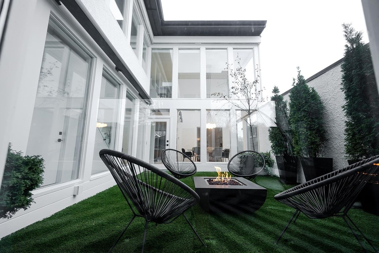 Courtyard with fire pit